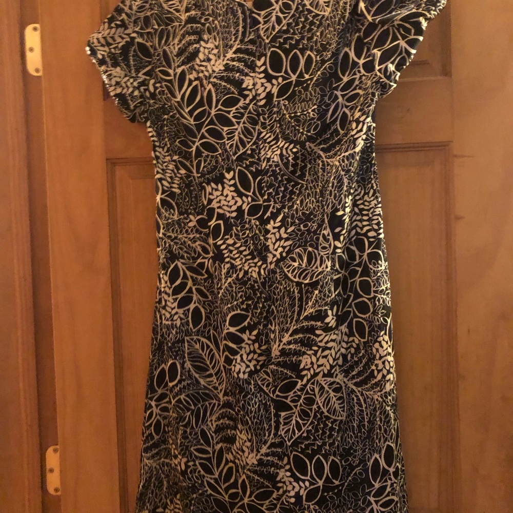 Forever 21 (vintage) Black & cream /ivory silk dress, puffed sleeve. Worn once - Picture 2 of 8